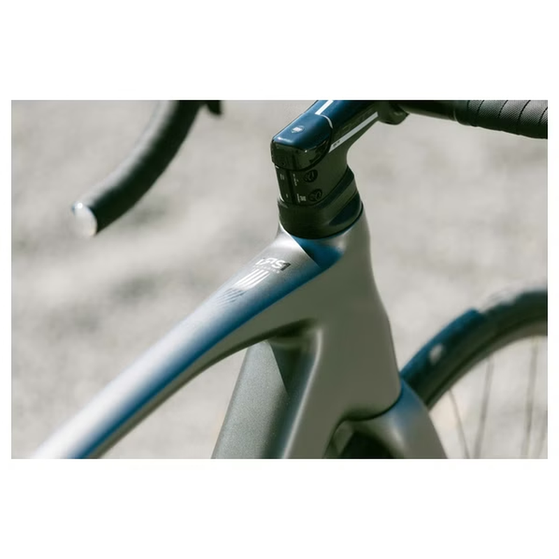 Vélo de Route Électrique BH iRS1 Carbon 1 6 Shimano Ultegra Di2 12V 630Wh 700mm Argent/Noir – Image 4